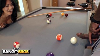 BANGBROS - Zoey Holloway Birlikte Oynuyor Rico Strong's Big Black Pool Stick Dick