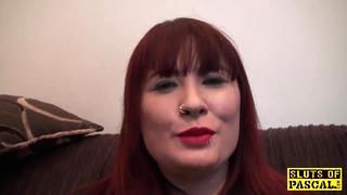 Busty βρετανικό τζίντζερ κυριαρχείται με τραχύ σεξ