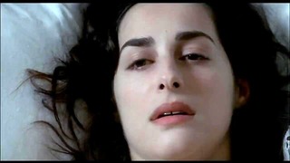 Hirsute hónalj :: Amira Casar :: Anatomie De L'enfer (2004) (francia)