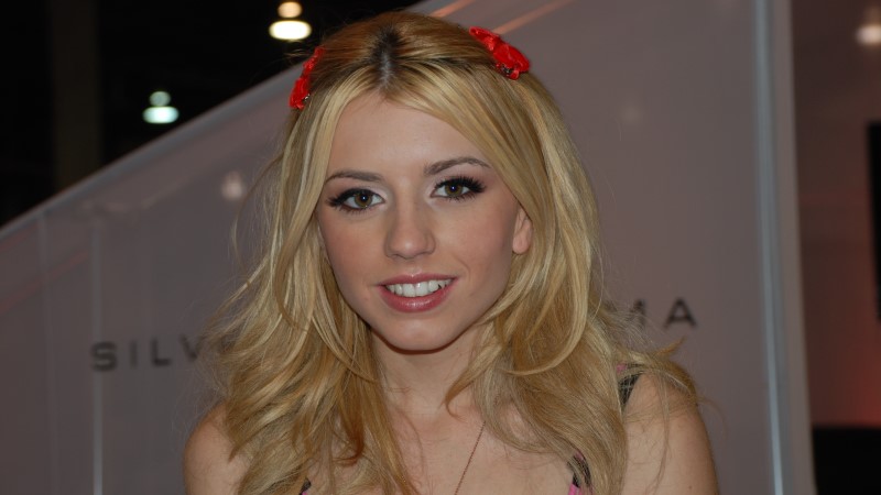 Lexi Belle