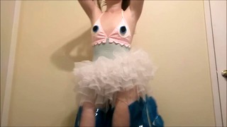 Mai multe bloopers, Silliness Dance of the Jellyfish Lingerie