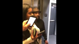 Primo adotivo fodendo um forasteiro em um elevador