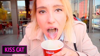 Public Agent – 18 Babe Suck Dick na záchodě Wendis Drink Coffe With Sperm Kissed Kitten
