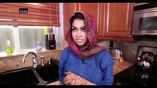 Heiße arabische Hijabi-Muslimin wird von Mann gefickt. Xxx-Video heiß