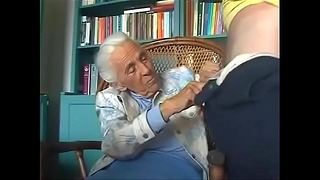 Abuelita Gastando La Pension