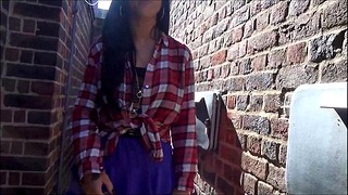 Sexy Amateur Public Flashing And Voyeur Babe Skylars Outdoor Exhibitionism Expos